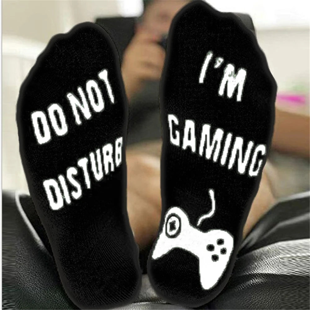New Happy Funny Letters 'DO NOT DISTURB I AM BUSY GAMING' Socks Home Leisure Novelty Party Club Sokken Dropship