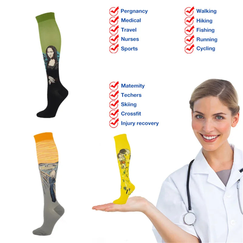 Novelty Funny Compression Socks Men Women Happy Oil Painting Shouting Mona Lisa Smile Hip Hop Nursing Compression Sock Popsocket