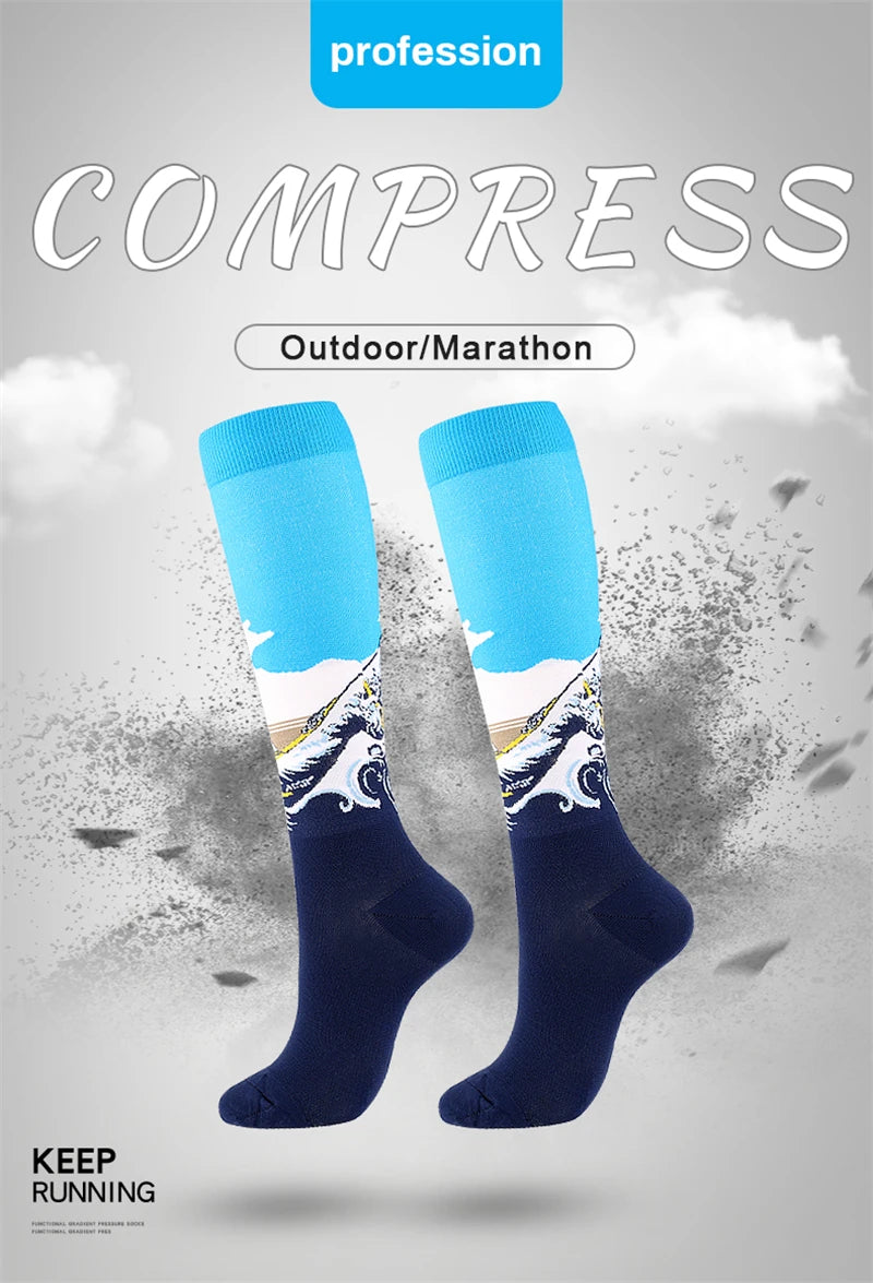 Novelty Funny Compression Socks Men Women Happy Oil Painting Shouting Mona Lisa Smile Hip Hop Nursing Compression Sock Popsocket