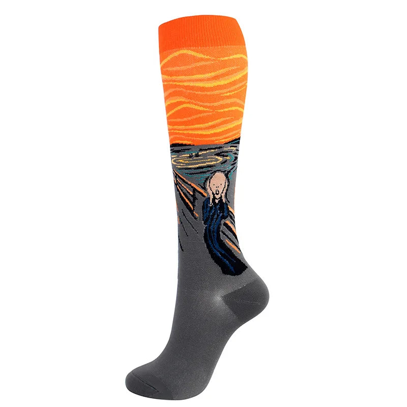 Novelty Funny Compression Socks Men Women Happy Oil Painting Shouting Mona Lisa Smile Hip Hop Nursing Compression Sock Popsocket