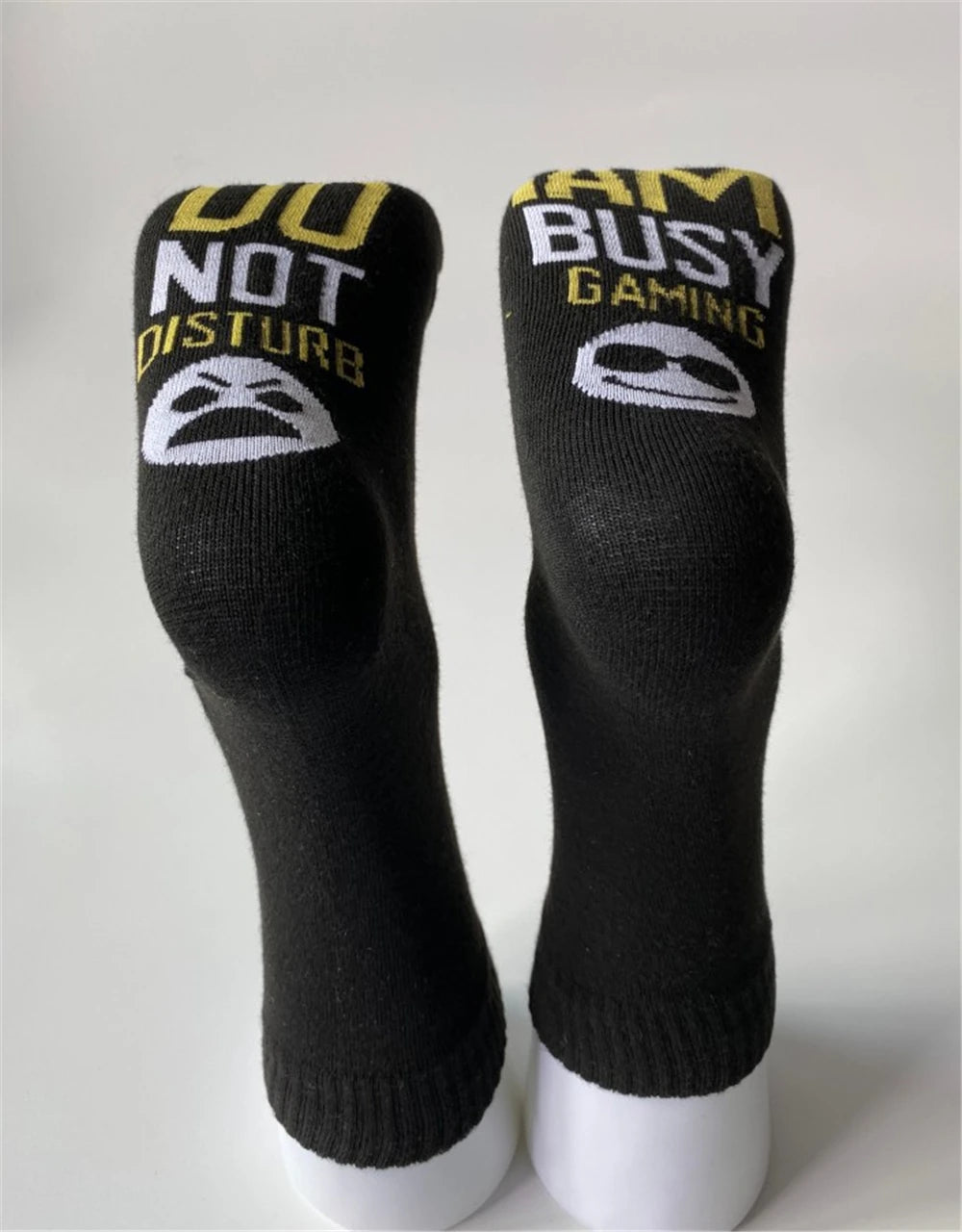 New Happy Funny Letters 'DO NOT DISTURB I AM BUSY GAMING' Socks Home Leisure Novelty Party Club Sokken Dropship