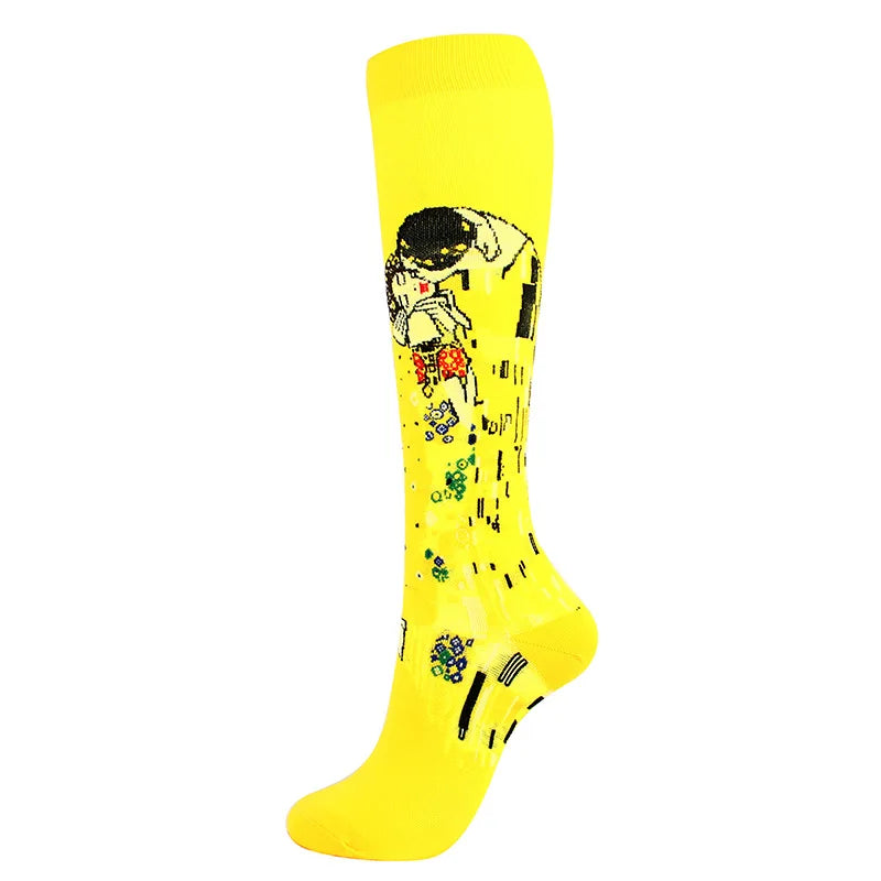 Novelty Funny Compression Socks Men Women Happy Oil Painting Shouting Mona Lisa Smile Hip Hop Nursing Compression Sock Popsocket