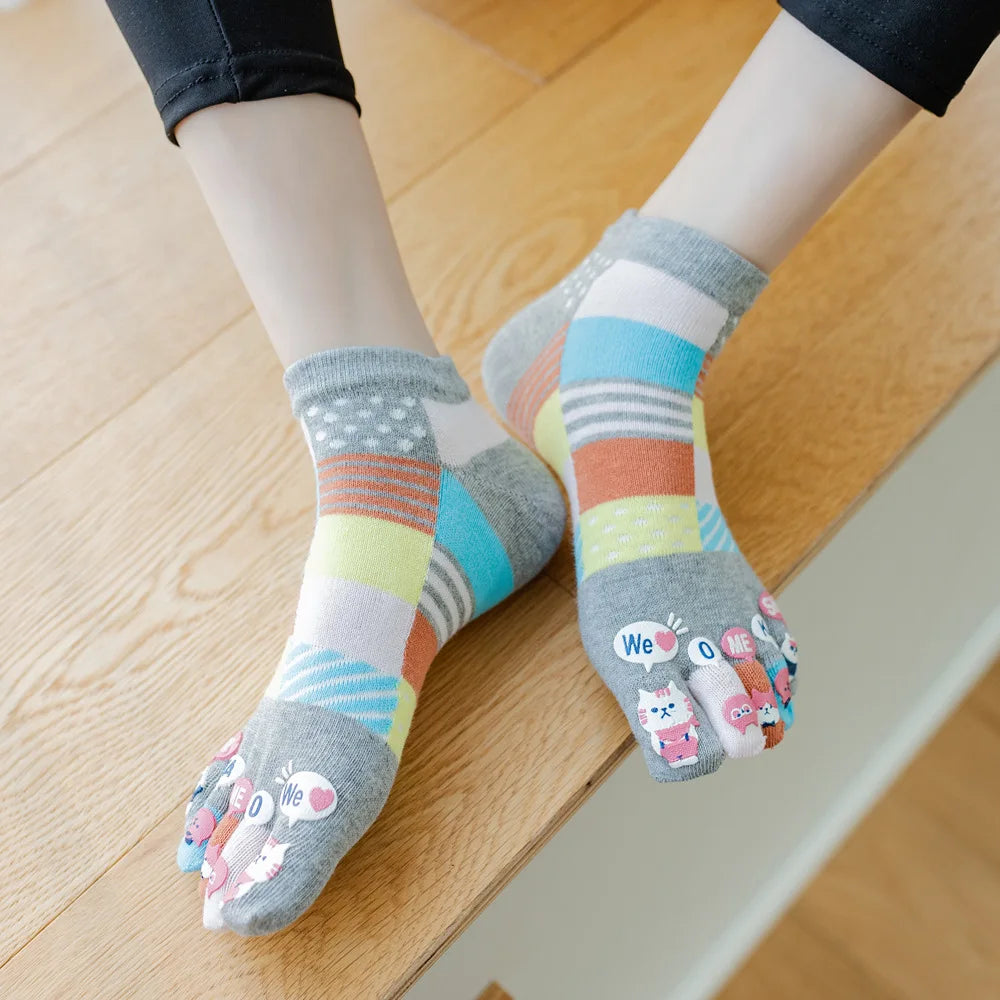 Novelty Cute Ankle Five Finger Happy Socks Woman Print Cotton Dispensing White Harajuku Girl No Show Funny Socks with Toes New