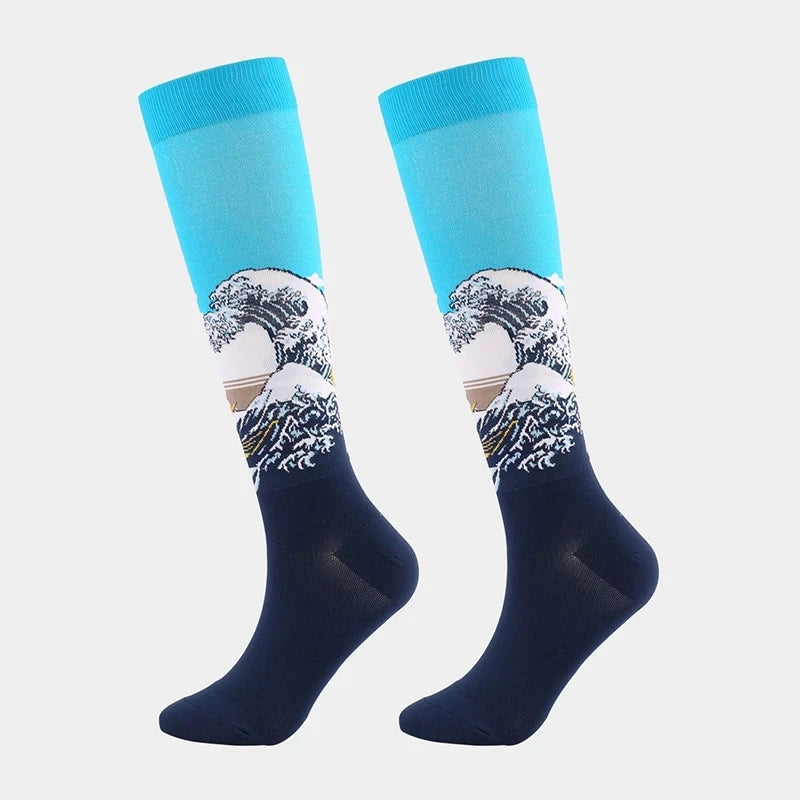 Novelty Funny Compression Socks Men Women Happy Oil Painting Shouting Mona Lisa Smile Hip Hop Nursing Compression Sock Popsocket