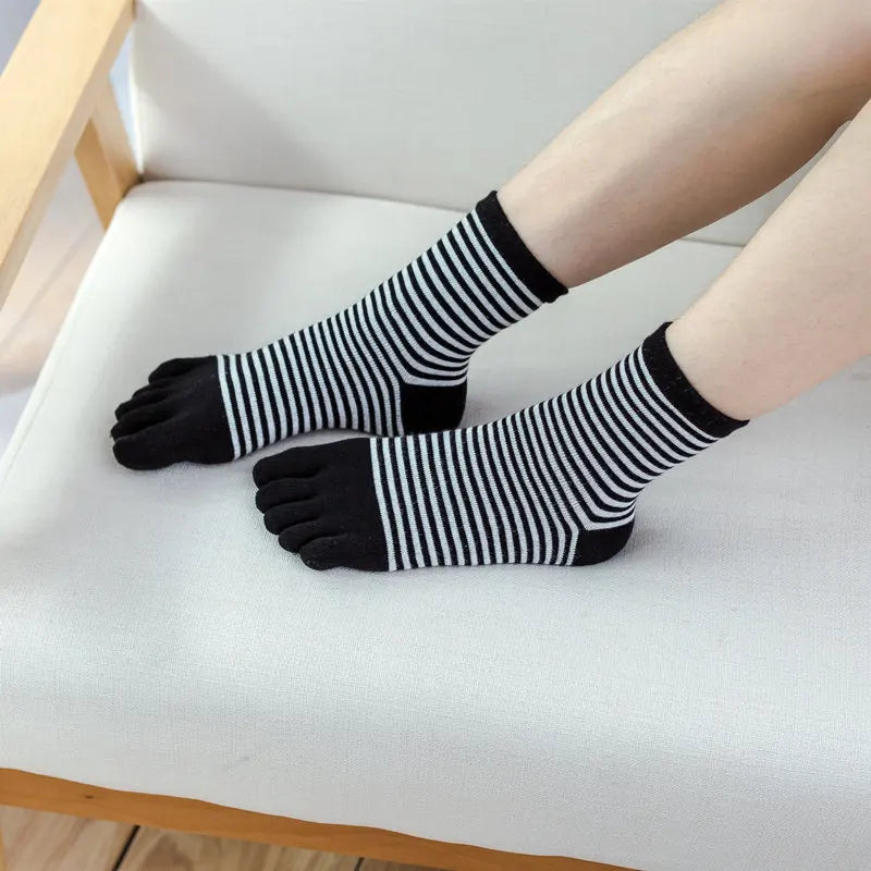 Novelty Cute Ankle Five Finger Happy Socks Woman Print Cotton Dispensing White Harajuku Girl No Show Funny Socks with Toes New