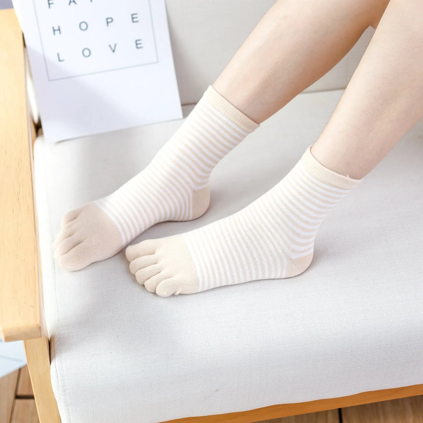 Novelty Cute Ankle Five Finger Happy Socks Woman Print Cotton Dispensing White Harajuku Girl No Show Funny Socks with Toes New