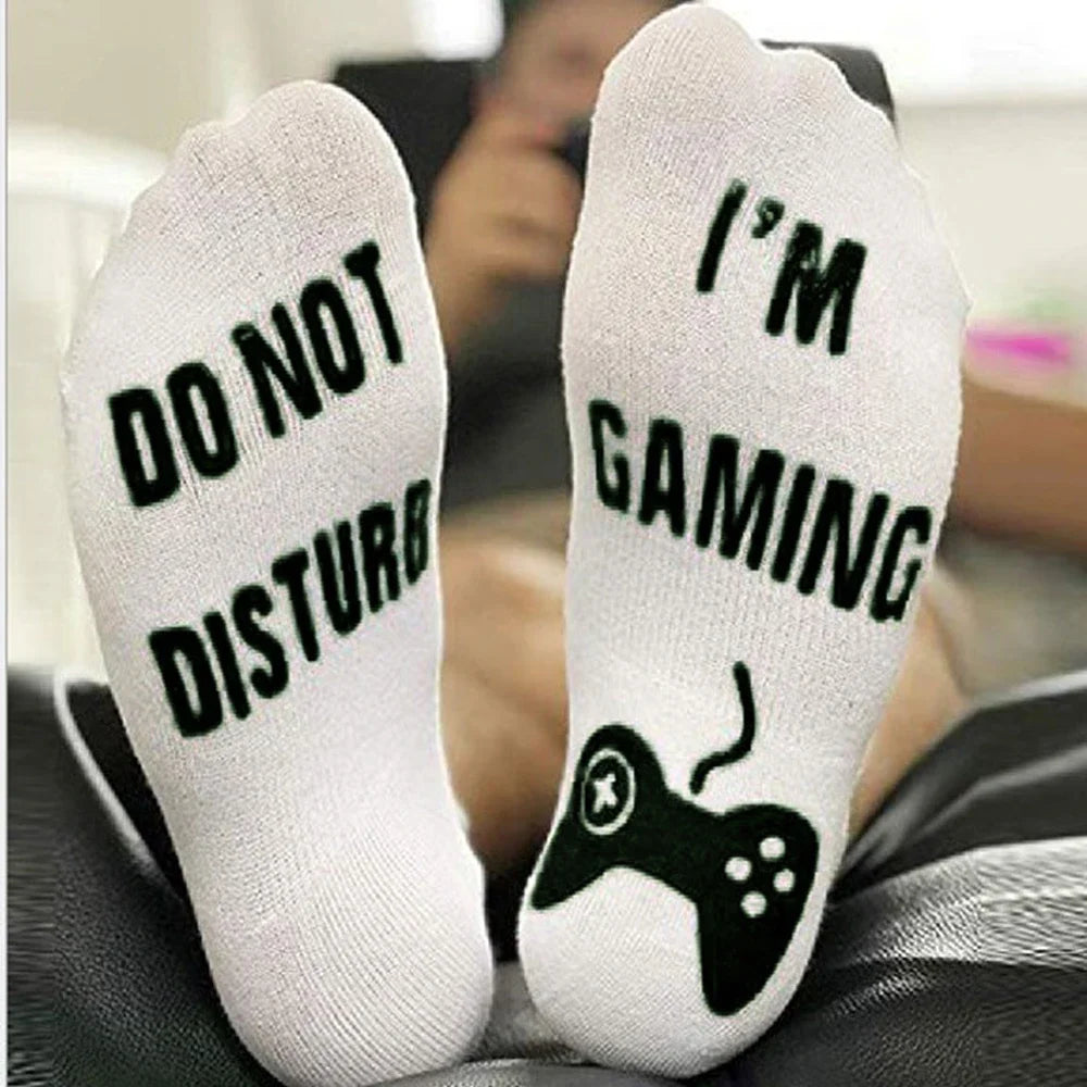 New Happy Funny Letters 'DO NOT DISTURB I AM BUSY GAMING' Socks Home Leisure Novelty Party Club Sokken Dropship