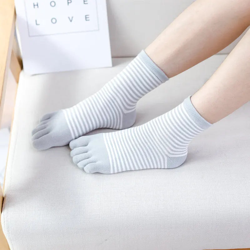 Novelty Cute Ankle Five Finger Happy Socks Woman Print Cotton Dispensing White Harajuku Girl No Show Funny Socks with Toes New